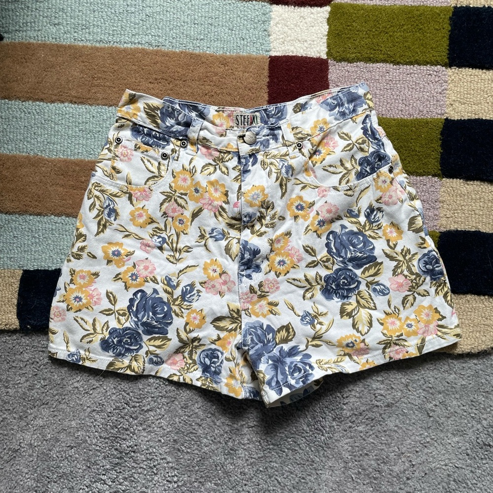 Vintage Floral Women's Shorts